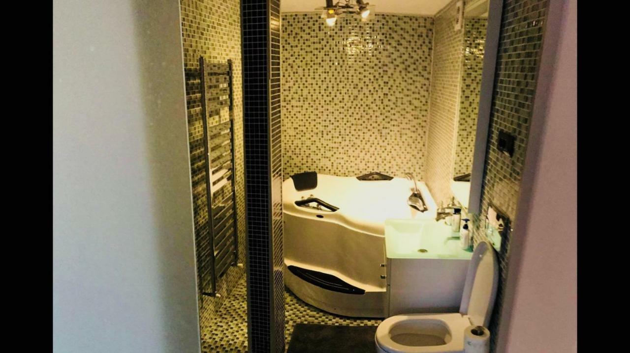 Eric Apartment 100 Bucureşti Eksteriør bilde